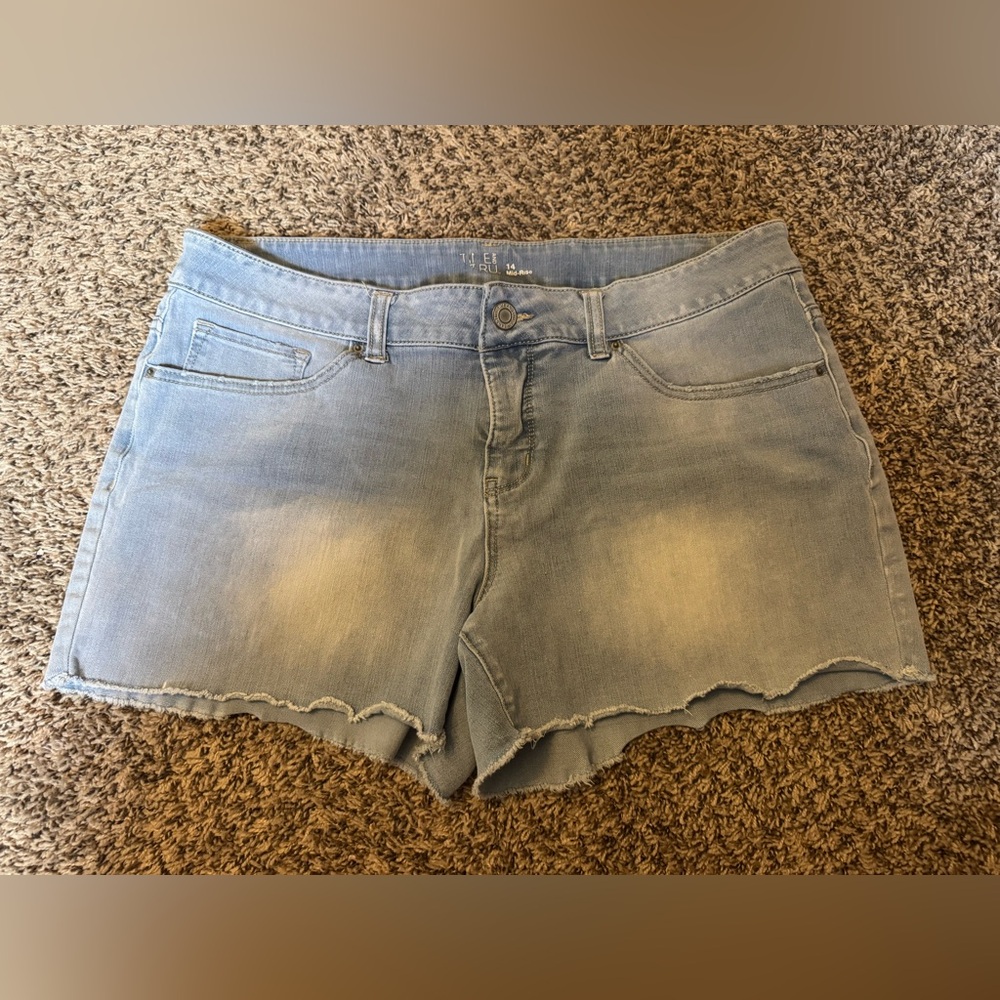 Time and Tru Blue Jean Shorts Frayed Hem Relaxed Fit size 14